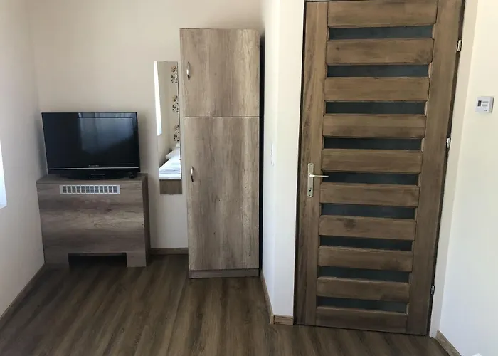 Bettina Vendeghaz アパート *